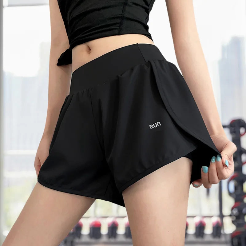 Women's Leisure Sports Breathable Slimming Yoga Shorts Two-Piece